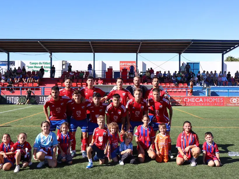 Cantera y familias del club en el campo